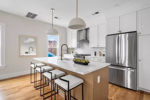 16 Harbor View St #2, Dorchester, MA 02125