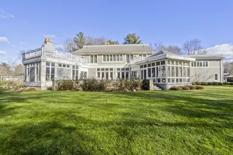 24 Prynne Ridge Rd, Longmeadow, MA 01106