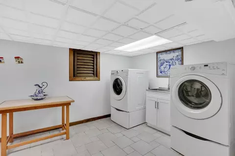 35 Shefford St, Springfield, MA 01107 photo 41