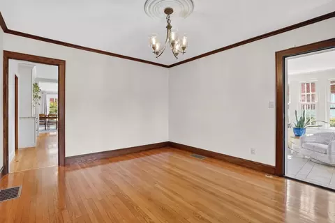 35 Shefford St, Springfield, MA 01107 photo 18