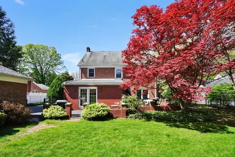 35 Shefford St, Springfield, MA 01107 photo 6