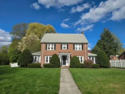 35 Shefford St, Springfield, MA 01107