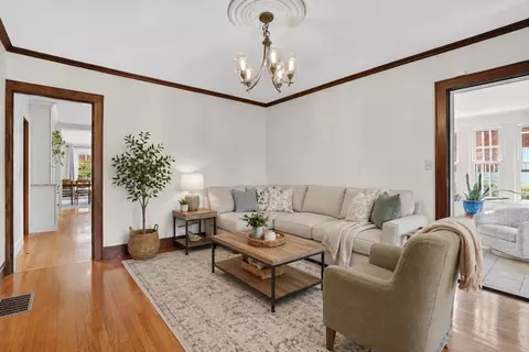 35 Shefford St, Springfield, MA 01107 photo 17