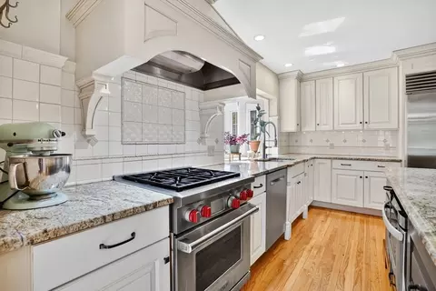 35 Shefford St, Springfield, MA 01107 photo 11