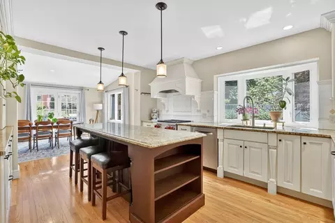 35 Shefford St, Springfield, MA 01107 photo 14