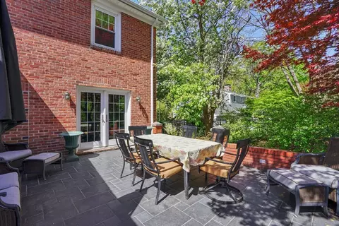 35 Shefford St, Springfield, MA 01107 photo 7