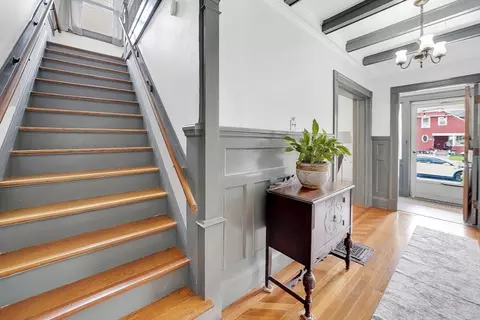 Entry Way - 227 Forest Park Ave, Springfield, MA 01108 photo 3 of 6