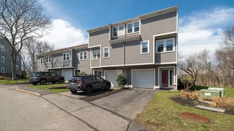 4 Russell Dr #D, Salem, MA 01970