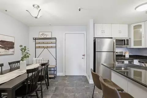 Dining - 3 Appleton St #504, Boston, MA 02116 photo 1 of 3