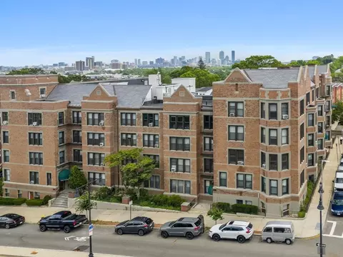 1486 Commonwealth Ave #4, Boston, MA 02135