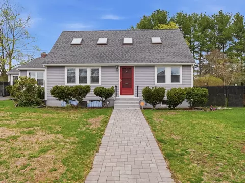 23 E Sheppard Ln, Chelmsford, MA 01824