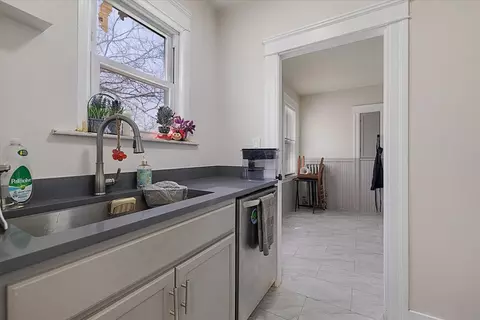 39 Boyd St, Worcester, MA 01606 photo 5