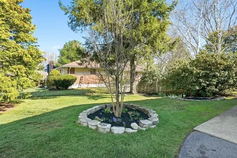 Exterior - 10 Oxbow Rd, Danvers, MA 01923 photo 12 of 12