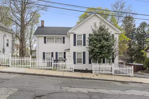 86 Rice St, Marlborough, MA 01752