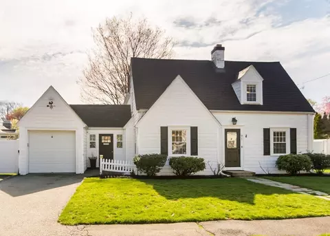 91 Canterbury Rd, Waltham, MA 02453