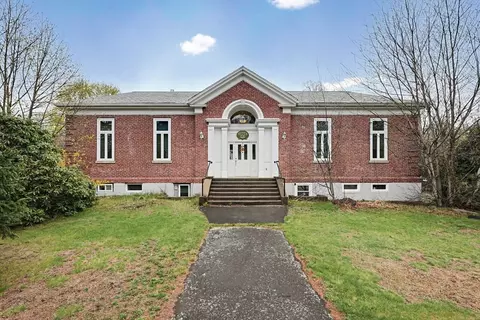 882 Park St, Stoughton, MA 02072