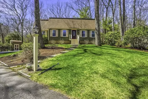 38 Bay Colony Dr, Ashland, MA 01721