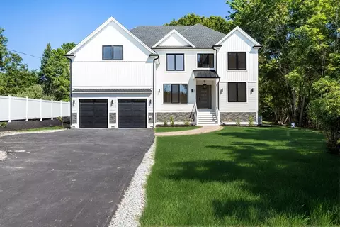 130 Zoar Ave, Attleboro, MA 02703