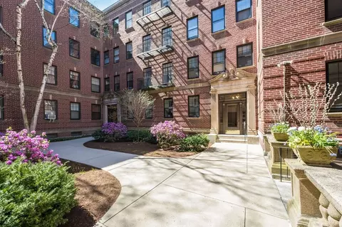 42 Linnaean St #14, Cambridge, MA 02138