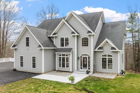 25 Flagg Rd, Hubbardston, MA 01452