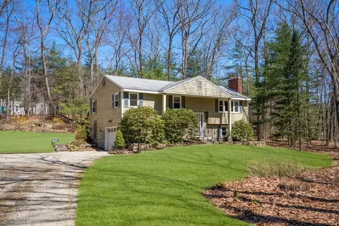155 Kelly Rd, Northbridge, MA 01534