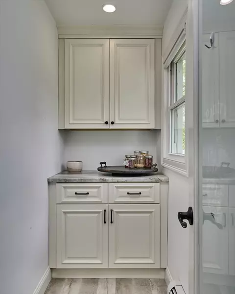 18 Maple Ave, Hadley, MA 01035 photo 12