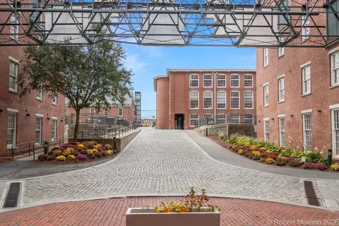 130 John St #303, Lowell, MA 01852