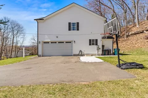 62 Britton St, Chicopee, MA 01020 photo 32