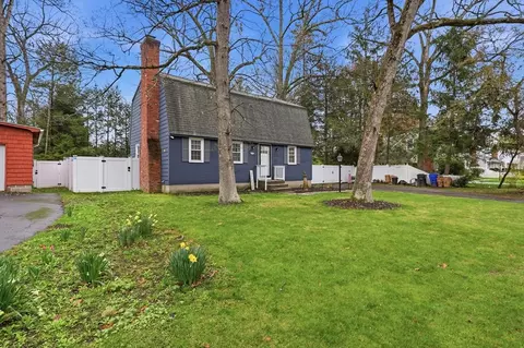 123 Peekskill Ave, Springfield, MA 01129