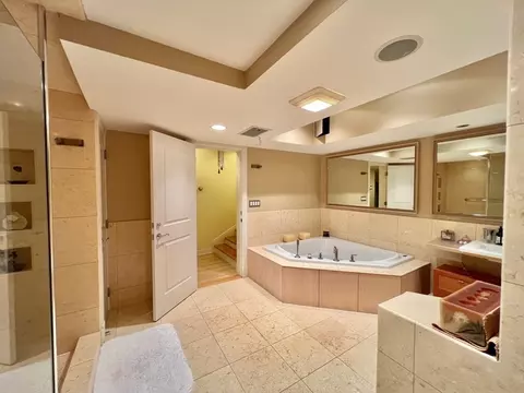 Bath - 75 Lee St, Brookline, MA 02445 photo 3 of 4