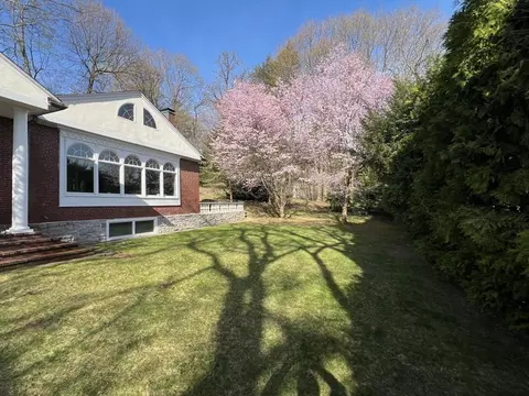 Exterior - 75 Lee St, Brookline, MA 02445 photo 4 of 6