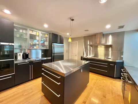 Kitchen - 75 Lee St, Brookline, MA 02445 photo 2 of 4