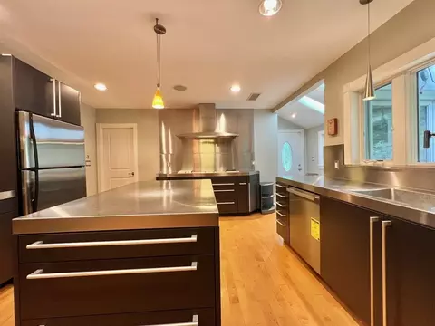 Kitchen - 75 Lee St, Brookline, MA 02445 photo 3 of 4