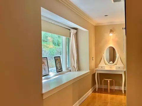 Entry Way - 75 Lee St, Brookline, MA 02445 photo 5 of 5