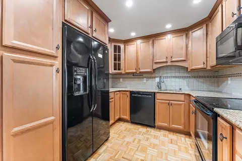 1 Summit Dr #58, Reading, MA 01867 photo 8
