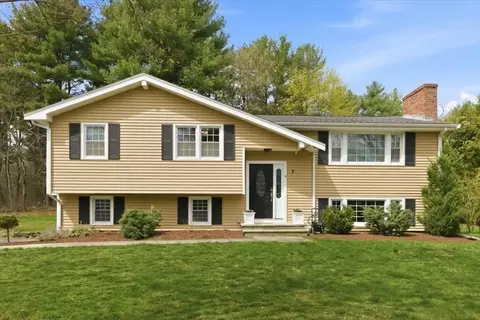 2 Breezewood Ln, Walpole, MA 02081