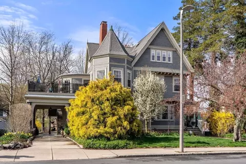 110 Melville Ave #1, Boston, MA 02124