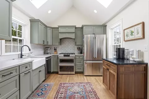 25 Sheldon St, Milton, MA 02186 photo 3