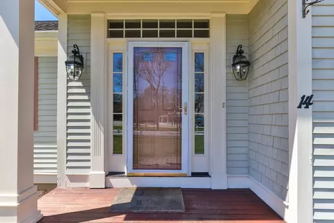 14 Sheffield Pl, Mashpee, MA 02649 photo 2