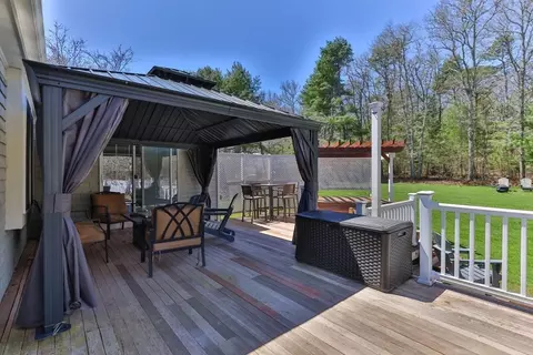 14 Sheffield Pl, Mashpee, MA 02649 photo 4
