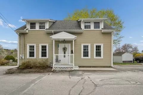 5 Elm St, Northbridge, MA 01588