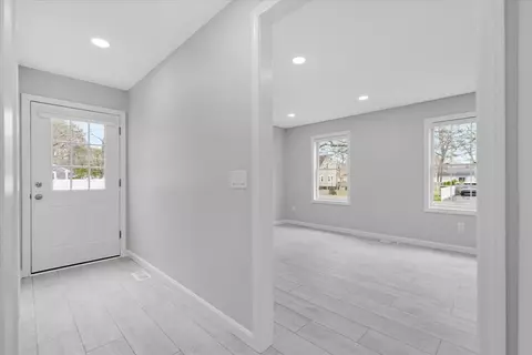 Entry Way - 49 Orrs Ave, Hyannis, MA 02601 photo 2 of 3