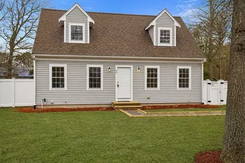 Exterior - 49 Orrs Ave, Hyannis, MA 02601 photo 2 of 4