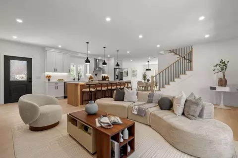 7 Nelson Rd, Burlington, MA 01803