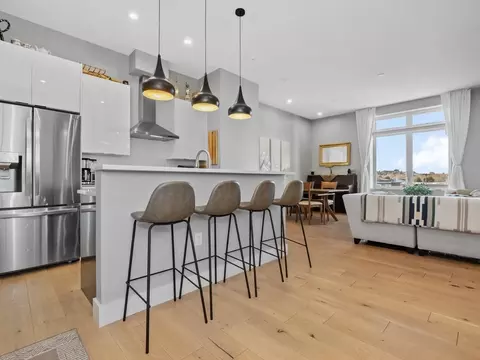 60 Cross St E #320, Somerville, MA 02145