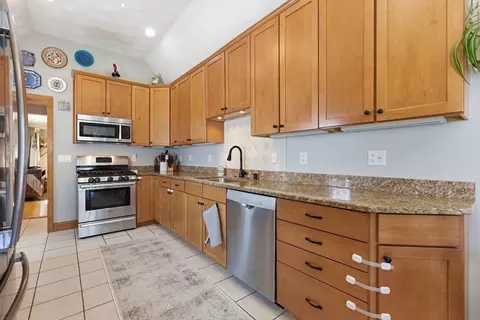 7 Maple St #7, Reading, MA 01867 photo 12