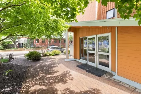 24 Bay State Rd #20, Cambridge, MA 02138