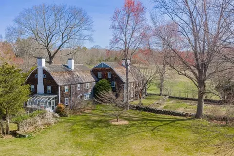 9 Maple St, Wenham, MA 01984 photo 3