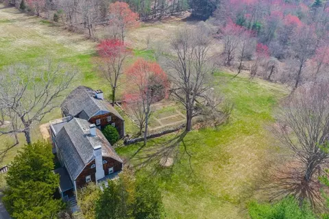 9 Maple St, Wenham, MA 01984 photo 4