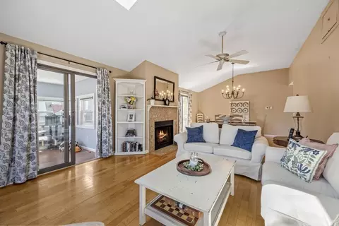 25 Clover Ln, Mashpee, MA 02649 photo 4